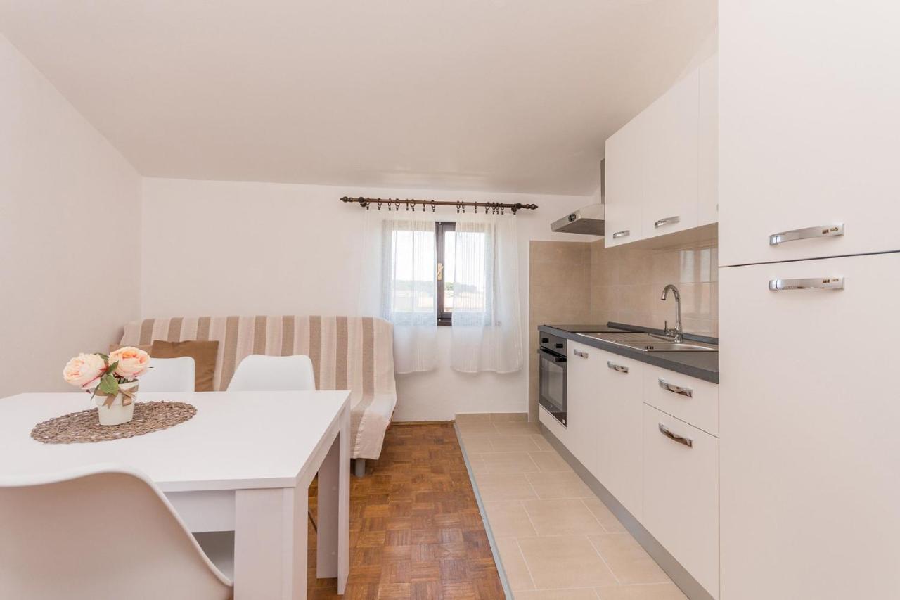 Apartment Lucija Biograd Na Moru Eksteriør billede